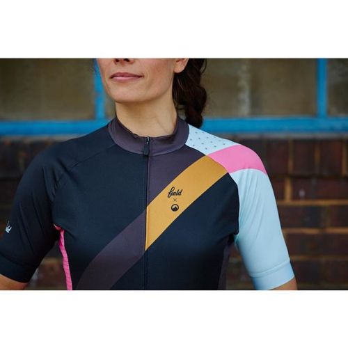pedalitout:  @fieldcycles Race kit is live but in limited numbers. Nice use of colours and combos he