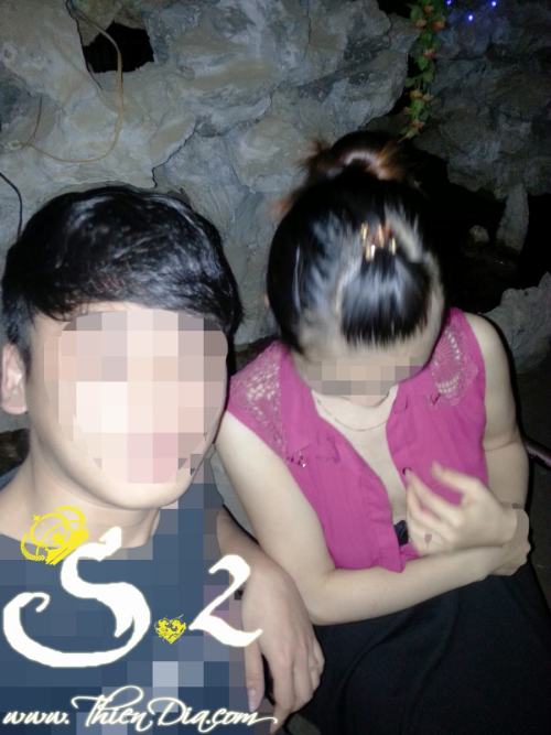 pht1911:  Naked in Coffee Shop P2