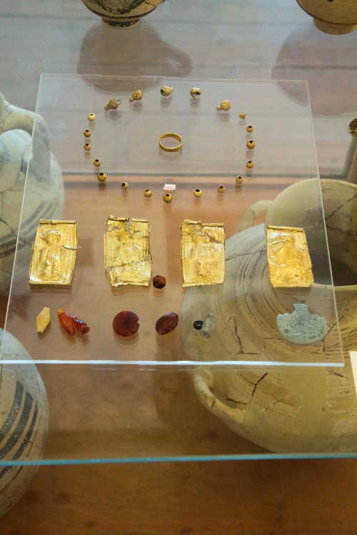 bronze-age-aegean:Jewellery found in a child grave at Kamini. 1200 – 1100 BC. Found at Tomb E,