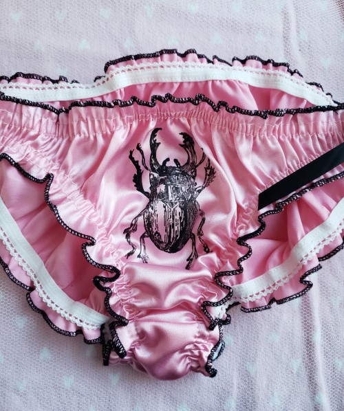 cummy–eyelids:Beetle babe creepycute hand printed satin panties! Just listed on my etsy shop!  https