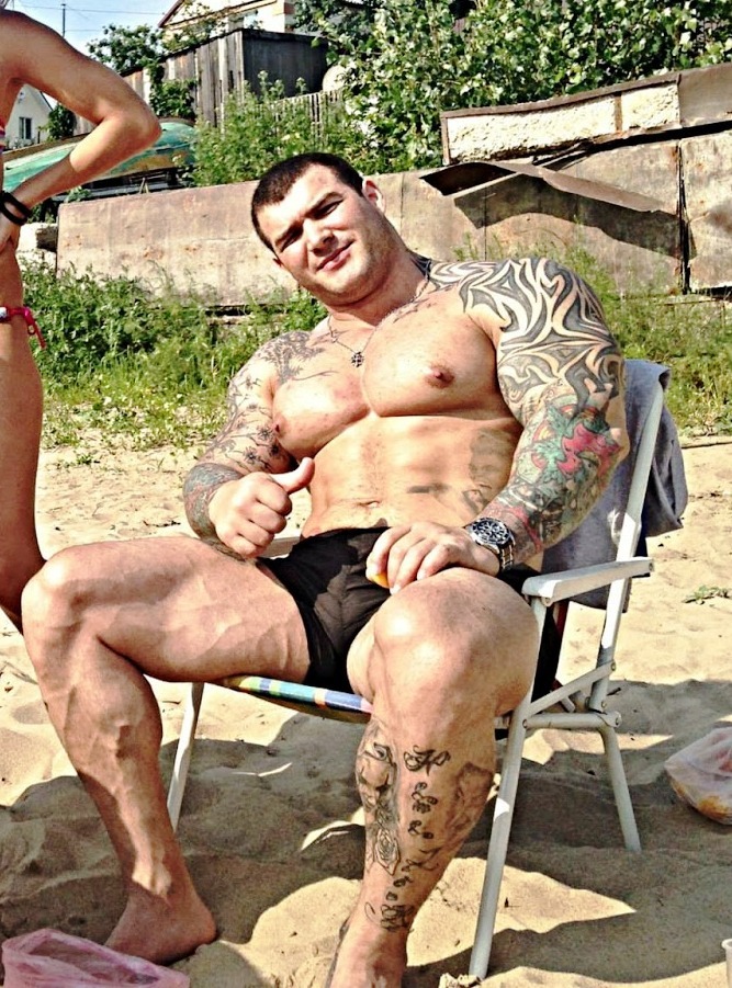 puffys-tickle-gigglegaz:  muscles4me:Mr pecs Mmm, help me doc,  tickles on my puffys