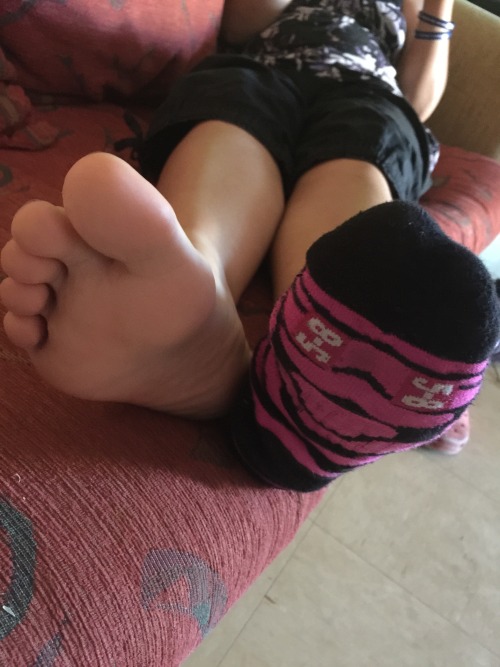 pussycummy: My wife’s feetIf u want more like and share and more will be uploaded we from Geraldton 