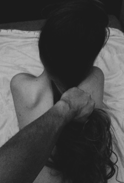 my-sexy-mind:  I love hair pulling…