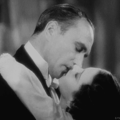 conradveidt:  aikainkauna:  Conrad Veidt and Vivien Leigh in Dark Journey (1937)  A true love story…  A jeśli powiem, że ten film na nas czeka…?
