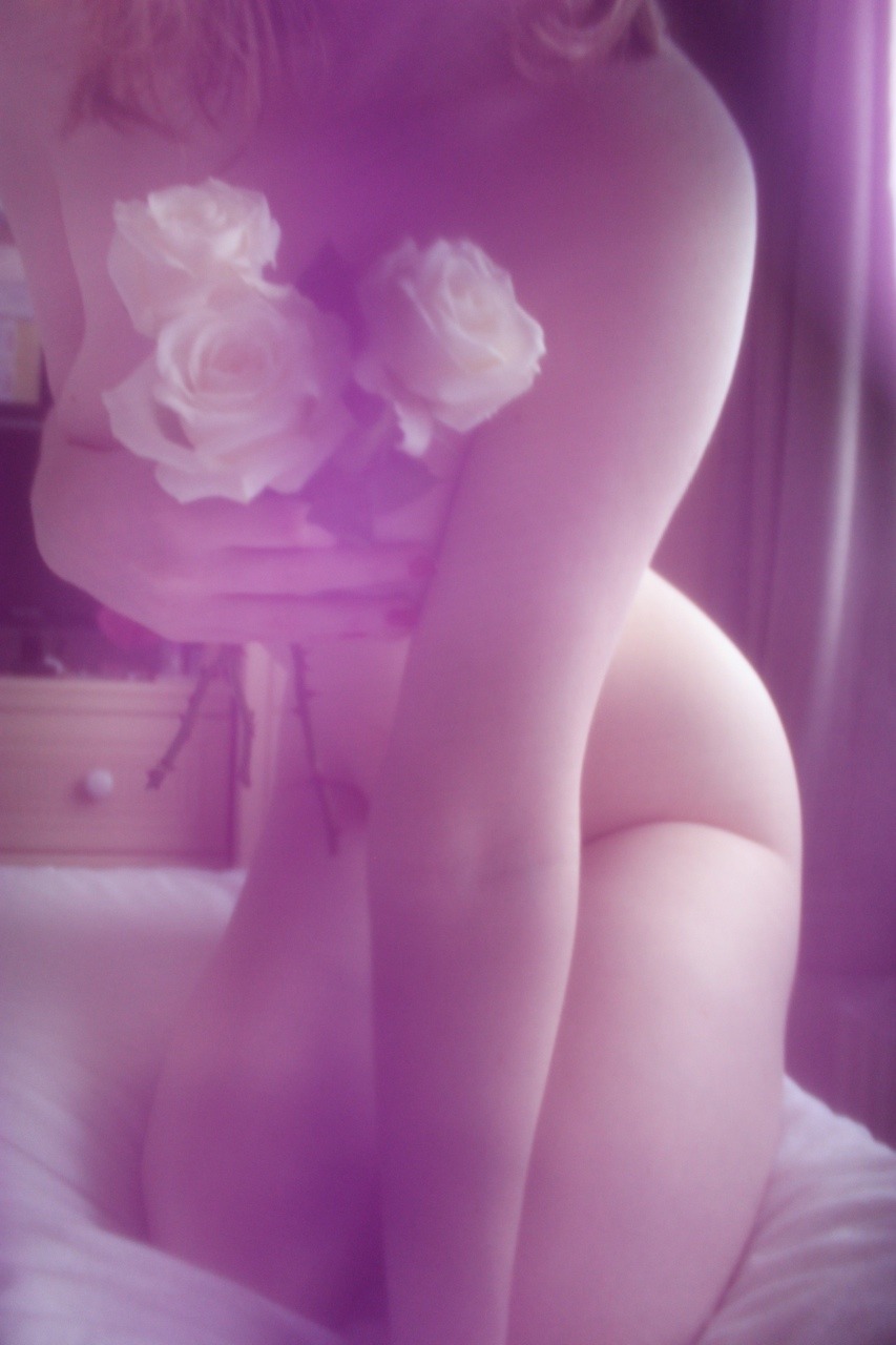 anothersh0tatlife:  Purple curves