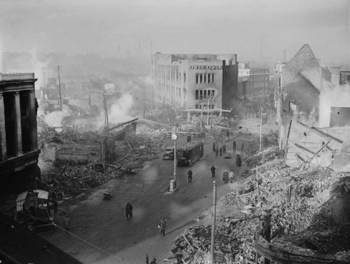 Broadgate (Coventry) following the air raid of 14th –15th November, 1940.  At the far end of the str