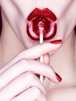 rrh90:  kmnf:  Love red…   Sticky in red….