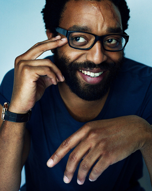 hobbitkaiju:anthonymackies:Chiwetel Ejiofor photographed by Marc Hom. OH MY GOD HE’S EVEN MORE BEAUT