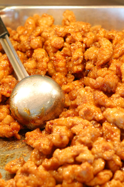 verticalfood:  Orange Chicken (by Mike Saechang)