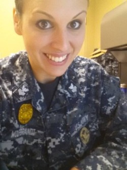 marinetits:  Navy babe