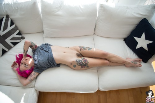 suicidegirlslover:  Miele Suicide