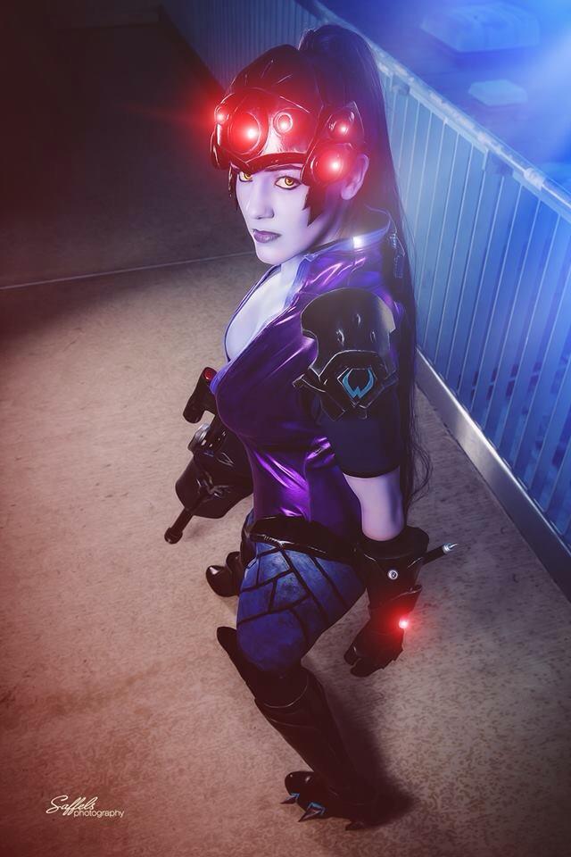 cosplayandgeekstuff:    Reilena Cosplay (USA) as Widowmaker. Photo I by:  JwaiDesign