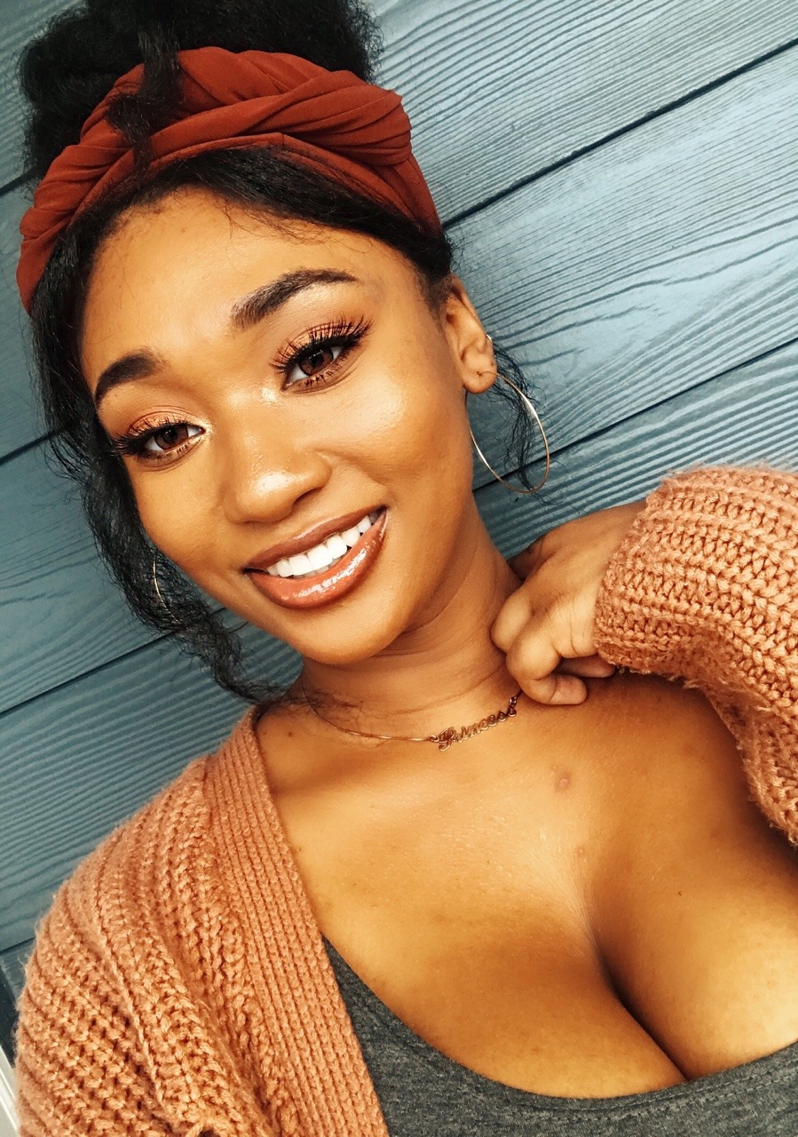 swtbbyangl:  ✨it’s the day that all my hoarded selfies come out to play✨  