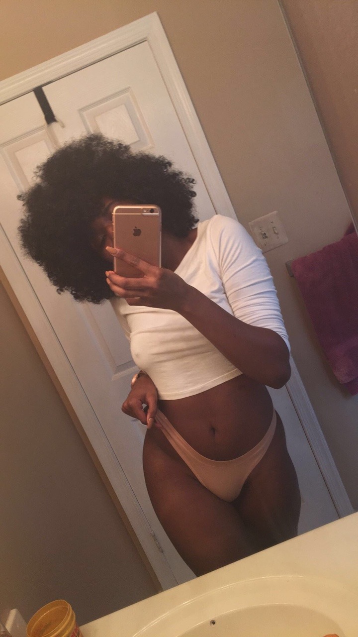 uhohnova:  I love my chocolate self..