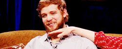 Maxthieriot:  Vera Stroking Max’s Beard  Qe Dlç 