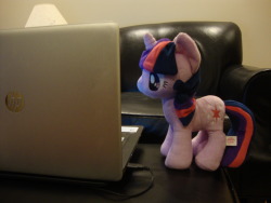 slice-of-life-twilight:  Twilight: Let’s take a message.  My readers, Dee and I apologize for being away for so long. We admit that for the past few months, our hearts have not been in the mood for blogging, and we do not want to give you any half-hearted