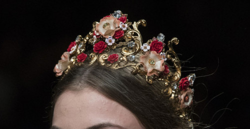 themakeupbrush:Tiaras at Dolce & Gabbana S/S 2019