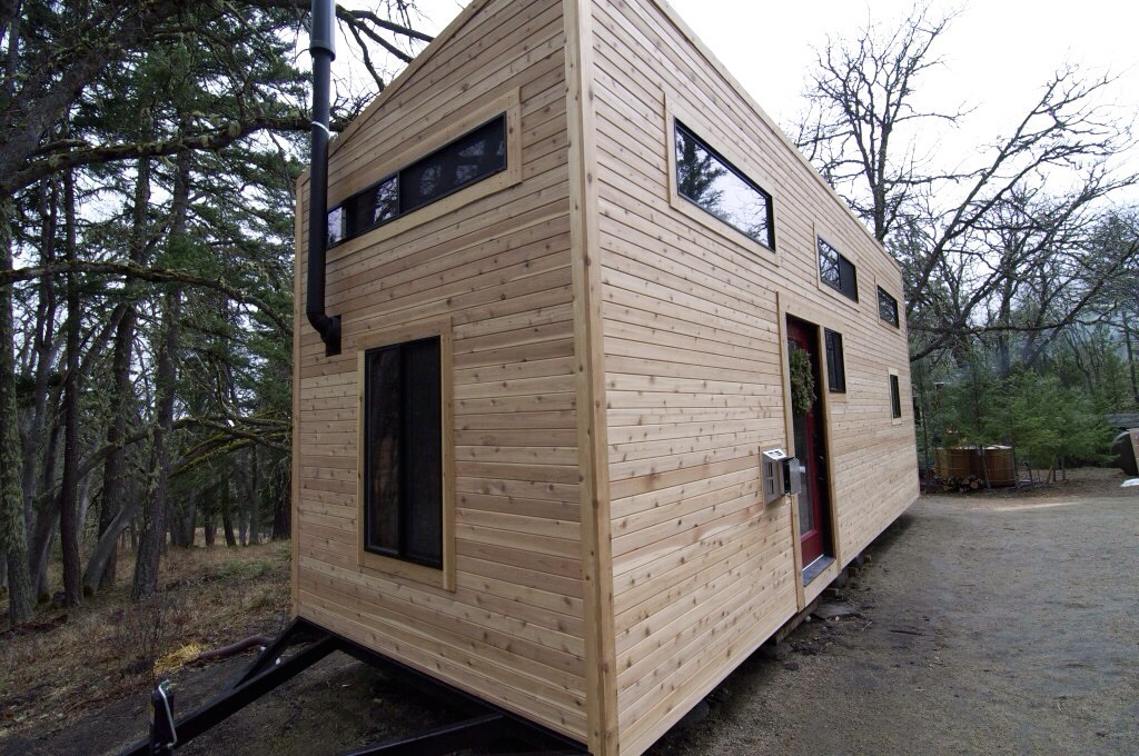 mynamesdiana:smallandtinyhomeideas:“hOMe” plans available | via Tiny House Build