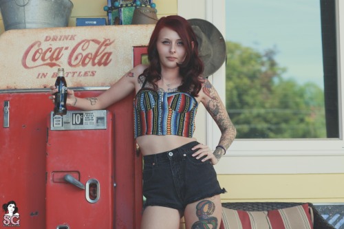 past-her-eyes:    Bellatrixx Suicide bellatirxx.suicidegirls.com Link to South African SuicideGirls  