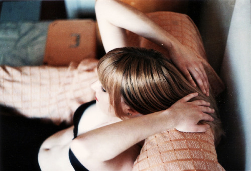 girls-snap-blog:  retreat strategies by pearlandweed