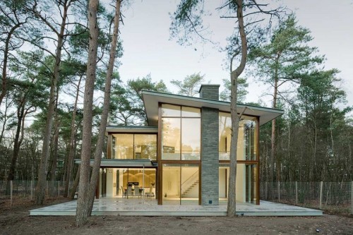 freshome:Modern Villa Kerckebosch Taking In A Forested Landscape in the Netherlands
