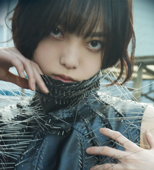 hirate-yurina:VOGUE GIRLダークな瞳とピュアな唇。平手友梨奈、“ギャップ”で築く唯一無二の個性。 | VOGUE GIRL