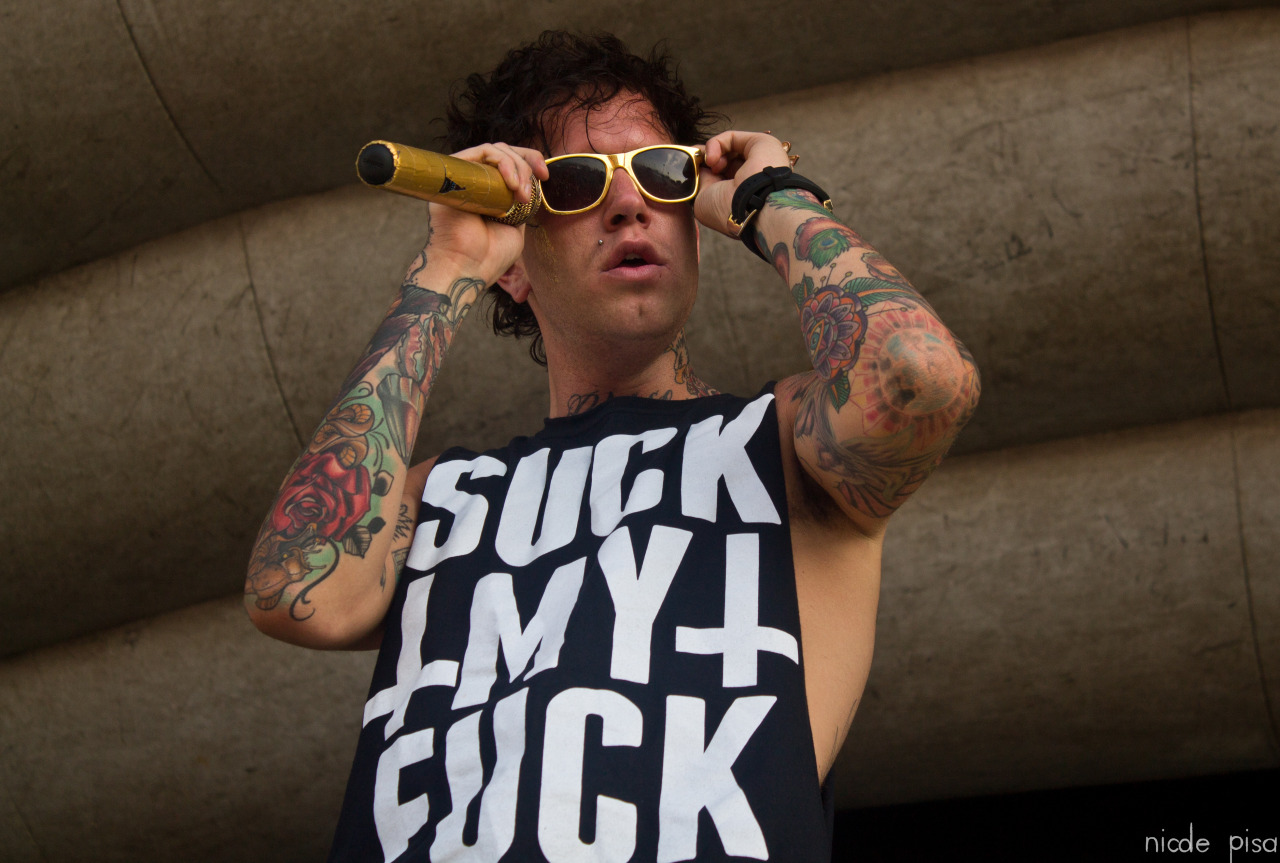 nicolepisaphotography:  Chris “Fronz” Fronzak of Attila Vans Warped Tour June