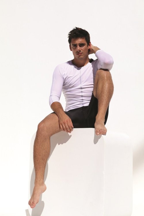amazingmalenudity:  Chris Mears