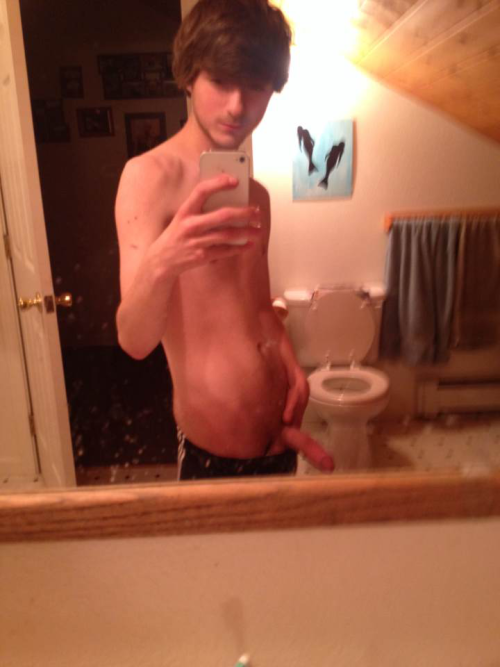 nudeeboysss:  Follow for morewww.Nudeeboysss.tumblr.com 