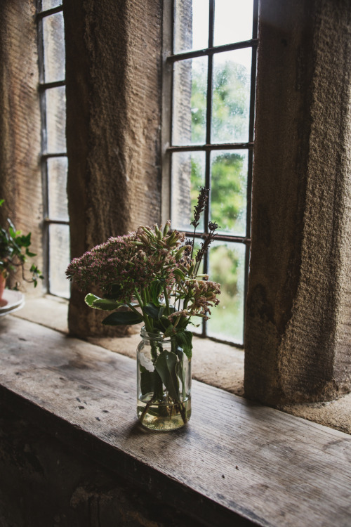 shevyvision: The Tudor period Long Gallery, constructed around 1600 Haddon Hall, Derbyshire, U.K.