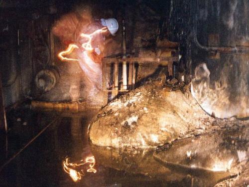 angrynerdyblogger:  sixpenceee:  ONE OF THE MOST DANGEROUS PICTURES TAKEN The above picture you see is off the elephant’s foot, a radioactive mass. It’s from the Chernobyl nuclear disaster.  These are the effects: After just 30 seconds of exposure,