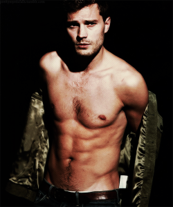 hotcelebs2000:  JAMIE DORNAN