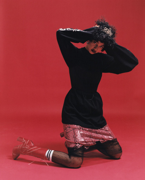 fashion–victime:Damaris Goddrie by Oliver Hadlee Pearch for i-D Magazine Pre-Spring 2016