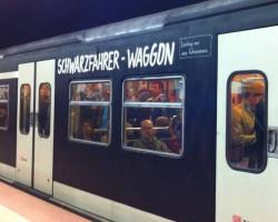 timofelix:  eigentlichich:  SCHWARZFAHRER-WAGGON   Stuttgart ist eindeutig am Coolsten.