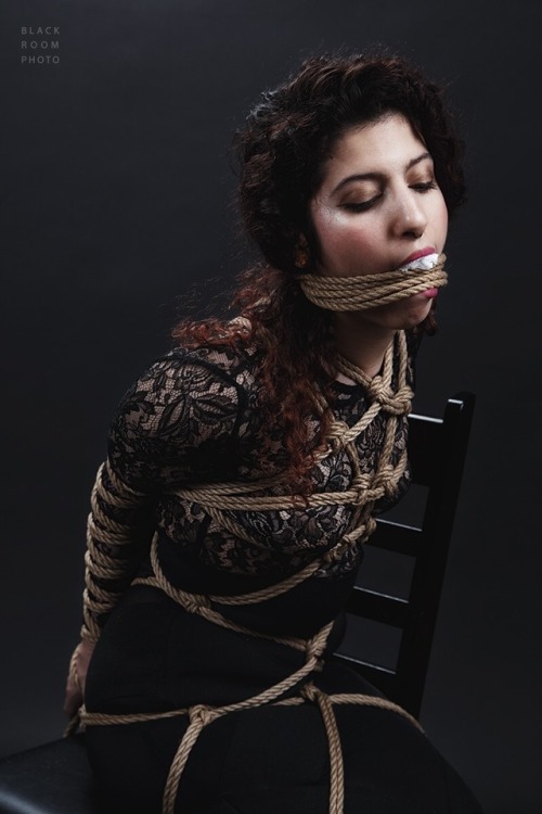 lilsproutbiglungs:  {Photo by Blackroom Photo}