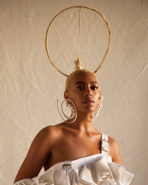 down-to-venus: Fixed it. I love Solange!