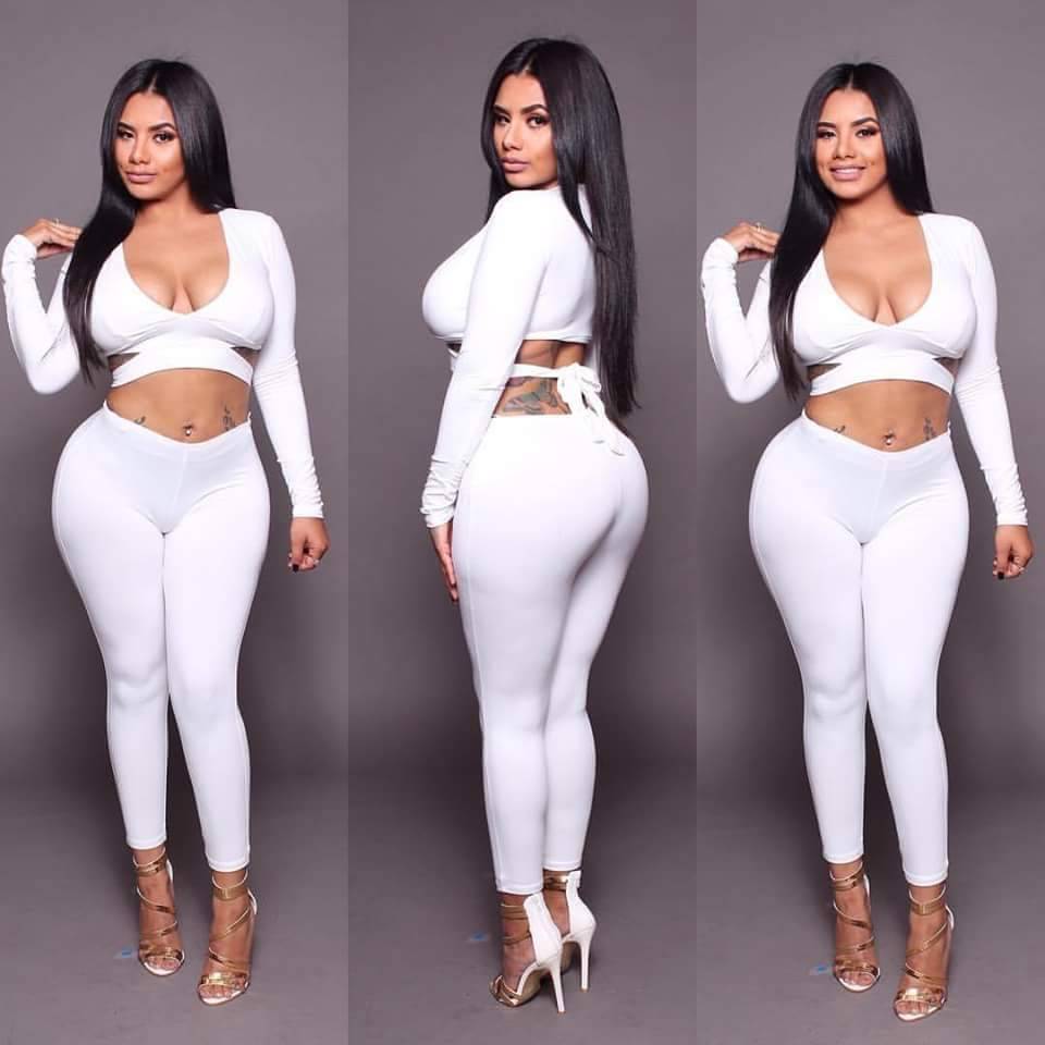 Love Curvy Girl