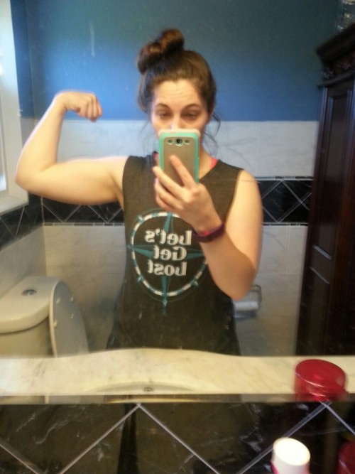 fit-blargh: Crush Day 18: Arms Worked out this morning instead of in evening since I have my officia