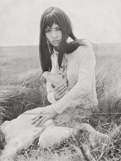 taishou-kun: Carmen Maki カルメン・マキ Yaginihikarete 山羊にひかれて SP advertising - 1969