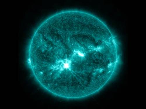 nbcnews:Sun erupts with solar flare — one of the strongest it can unleash(Photo: NASA / SDO)The sun 