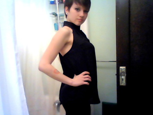 lolacordelia:  wearing this instead.
