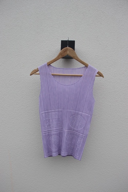 lucky-number-8: Selling this beautiful Pleats Please tank with embossed detailing. Feel free to mess