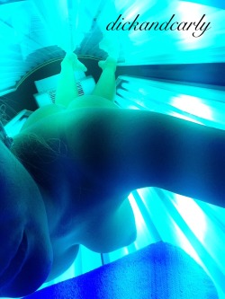 dickandcarly:  So … another tanning pic! - Love and Cookies ;)Carly xoxoDickandcarly.tumblr.com