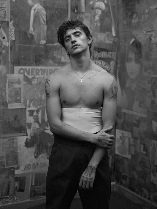 ohthentic: carangi:  Sergei Polunin by Thomas Whiteside for Interview magazine, 2016  Oh 