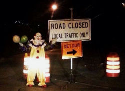 huffingtonpost:  Creepy clown is creeping