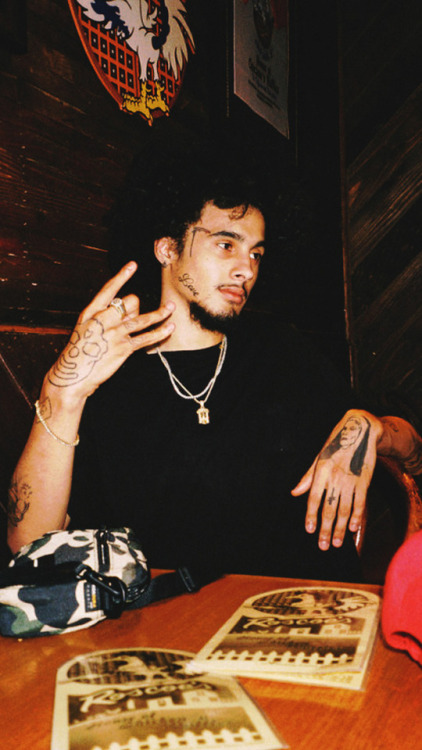 WIFISFUNERAL  | HYPESCREENS | INSTAGRAMLIKE//REBLOG IF USE ONE