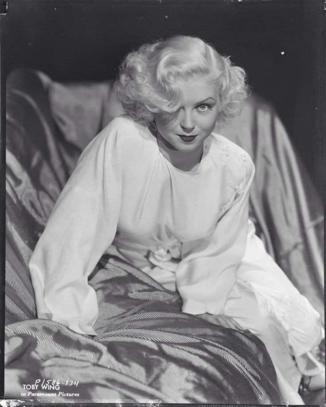 Pre-Code Hollywood Actresses. TOBY WING
Toby Wing (born Martha Virginia Wing, July 14, 1915 – March 22, 2001) was an 