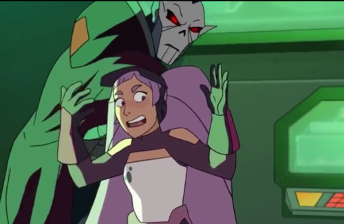 mandareeboo:I know I should be taking this seriously but Hordak awkwardly stomping behind her in an 