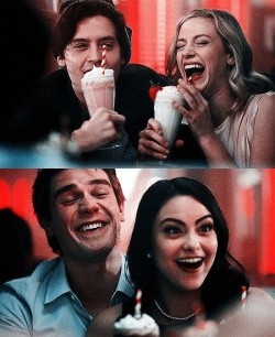 viciadosemseriesefilmes:  Riverdale…