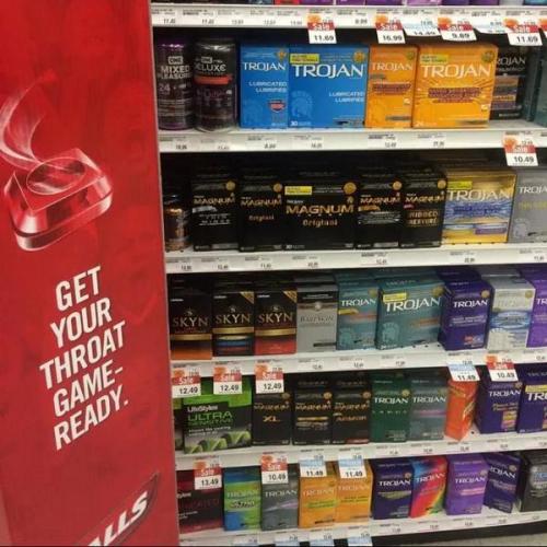 blvckchlorophyll:  shenanig4ns:   Halls has porn pictures